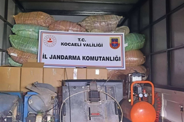 Kocaeli’de 4 milyon TL değerinde kaçak tütün ele geçirildi Kocaeli’de 4 milyon TL değerinde kaçak tütün ele geçirildi
