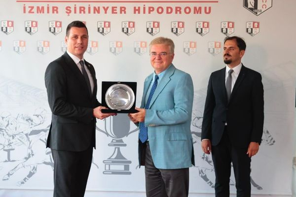 Konak Belediye Başkanlığı Koşusu’nu Treasure Island kazandı Konak Belediye Başkanlığı Koşusu’nu Treasure Island kazandı