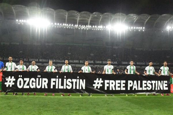 Konya’da Konyaspor ile Filistin Milli Takımı dostluk maçında karşılaştı