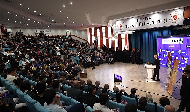KTÜ Öğrencileriyle Buluşan Başkan Altay: “Üniversitelerimizin Eğitim Hayatına Her Türlü Katkıyı Sunmaya Gayret Ediyoruz"
