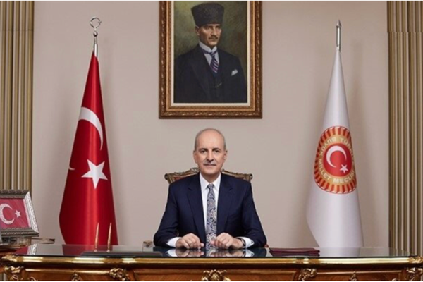 Kurtulmuş, 29 Ekim törenleri kapsamında Anıtkabir’i ziyaret etti
