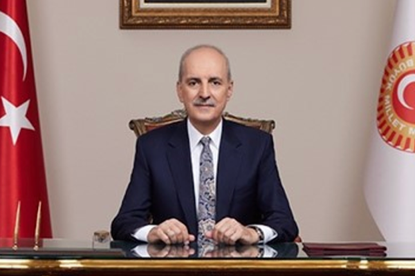 Kurtulmuş’tan Avrupa şampiyonu Filenin Sultanları’na tebrik Kurtulmuş’tan Avrupa şampiyonu Filenin Sultanları’na tebrik