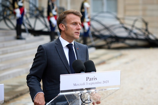Macron: Fransa özgür bir figürünü kaybetti