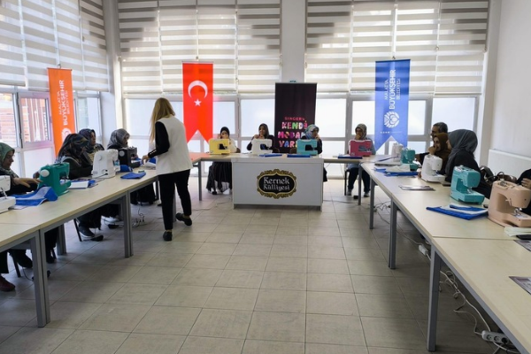 Malatya’da kadınlara yönelik çanta dikimi atölyesi düzenlendi