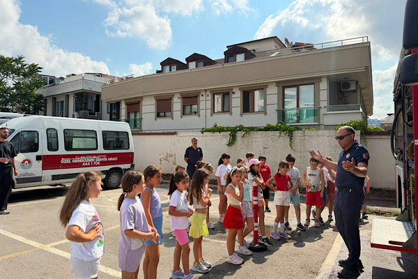 Maltepe Belediyesi Yaz Okulu öğrencilerine afet farkındalığı eğitimi verildi
Maltepe Belediyesi Yaz Okulu öğrencilerine afet farkındalığı eğitimi verildi