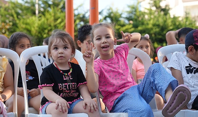 Maltepe'de çocuklar “Çöp ve Hazine" ile hem eğlendi hem öğrendi