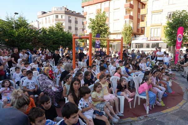 Maltepe’de çocuklar “Çöp ve Hazine” oyunuyla çevre bilinci kazandı Maltepe’de çocuklar “Çöp ve Hazine” oyunuyla çevre bilinci kazandı
