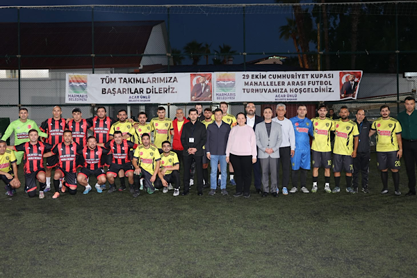 Marmaris’te Cumhuriyet Kupası mahalle takımlarının mücadelesiyle başladı