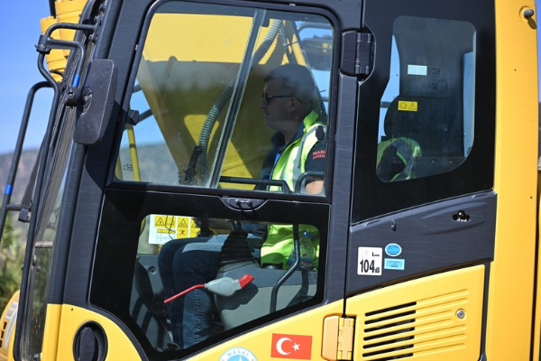 MASKİ, Salihli’de 2 kilometrelik dere yatağını temizledi