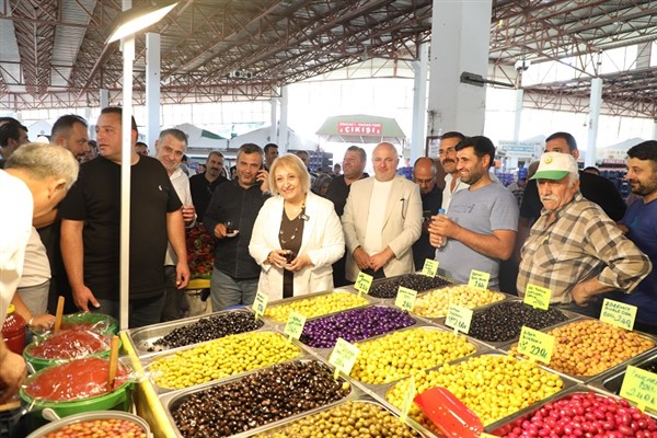 Menderes Belediye Başkan Vekili Şen, pazar esnafını ziyaret etti Menderes Belediye Başkan Vekili Şen, pazar esnafını ziyaret etti