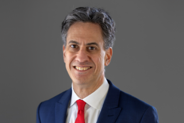 Miliband’dan Nepal’e destek mesajı