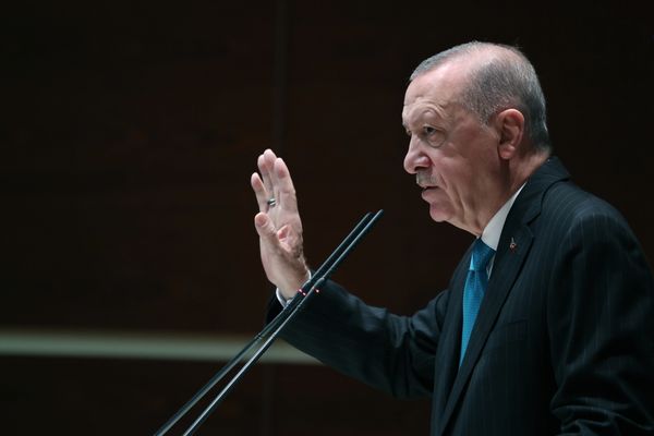 Milli Güvenlik Kurulu, Cumhurbaşkanı Erdoğan başkanlığında toplandı
Milli Güvenlik Kurulu, Cumhurbaşkanı Erdoğan başkanlığında toplandı