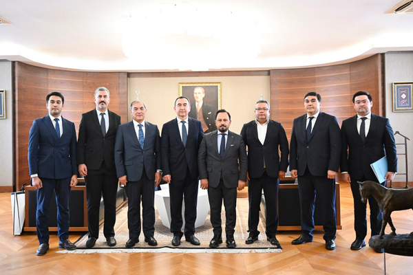 Özbekistan Büyükelçisi Khaydarov’dan Sarıçam Belediye Başkanı Uludağ'a ziyaret