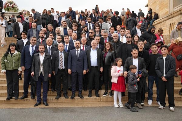 Özdağ, 29 Ekim’de Anıtkabir’i ziyaret etti Özdağ, 29 Ekim’de Anıtkabir’i ziyaret etti