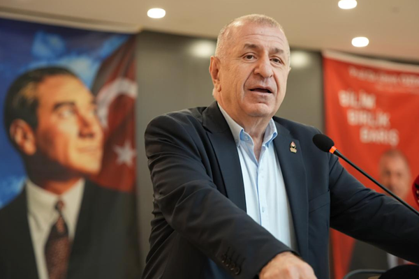 Özdağ: Biz Atatürk'te birleşelim diyoruz