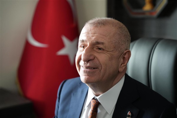 Özdağ’dan milli satranç takımına tebrik Özdağ’dan milli satranç takımına tebrik