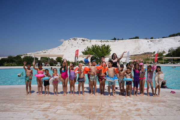 Pamukkale’de “Annemle Yüzmenin Tam Zamanı” Projesi sürüyor