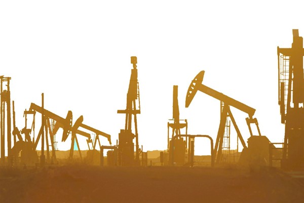 Petrol fiyatları yükseldi, doğal gaz geriledi Petrol fiyatları yükseldi, doğal gaz geriledi