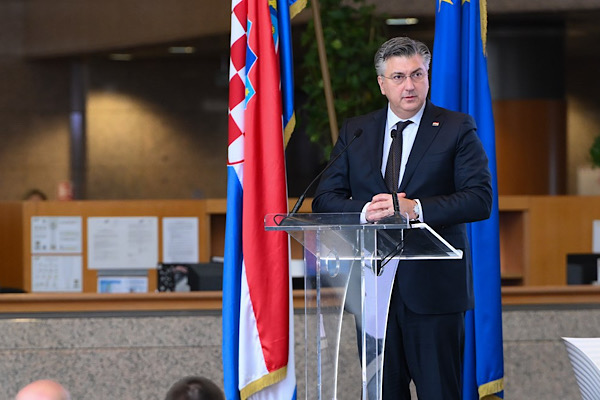 Plenkovic: Gospic’teki kaçak atıkların temizlenmesi yeni aşamaya geçti