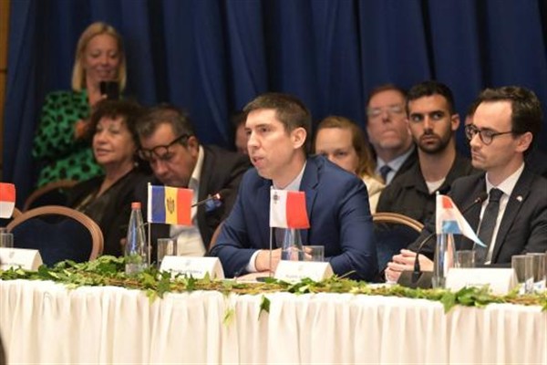 Popșoi: Ukrayna’da zorla götürülen çocuklar ailelerine kavuşturulmalı Popșoi: Ukrayna’da zorla götürülen çocuklar ailelerine kavuşturulmalı