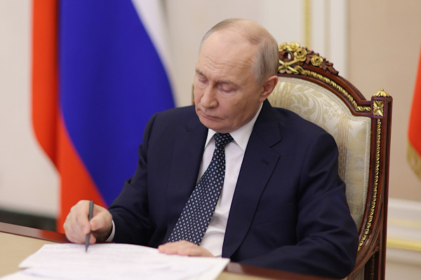 Putin: Petrol sevkiyatını duyurduğumuzda küresel dizel fiyatları yüzde 5-6 düştü Putin: Petrol sevkiyatını duyurduğumuzda küresel dizel fiyatları yüzde 5-6 düştü