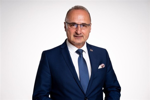 Radman: Ekonomik bağlarımızı güçlendireceğiz Radman: Ekonomik bağlarımızı güçlendireceğiz