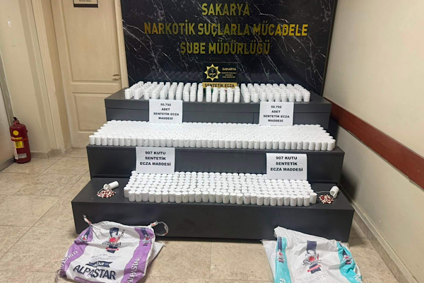Sakarya’da 50 bin 792 sentetik ecza ele geçirildi