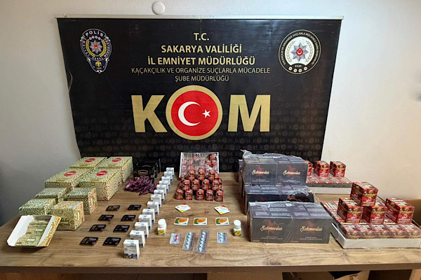 Sakarya'da kaçak ürün operasyonlarında 2 şüpheli yakalandı Sakarya'da kaçak ürün operasyonlarında 2 şüpheli yakalandı