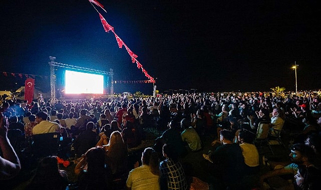 Şampiyonluk dev ekranlarda kutlandı