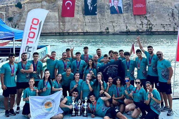 Samsun Büyükşehir Spor Kulübü Dragon Bot Şampiyonası’nda 3 kupa kazandı Samsun Büyükşehir Spor Kulübü Dragon Bot Şampiyonası’nda 3 kupa kazandı