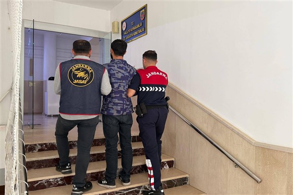 Şanlıurfa’da 5 yıl hapis cezası bulunan şahıs yakalandı Şanlıurfa’da 5 yıl hapis cezası bulunan şahıs yakalandı