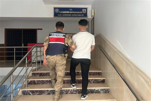 Şanlıurfa’da hakkında kesinleşmiş hapis cezası bulunan şahıs yakalandı Şanlıurfa’da hakkında kesinleşmiş hapis cezası bulunan şahıs yakalandı