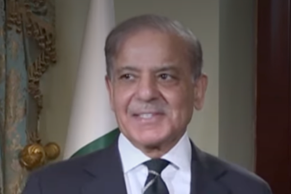 Şerif: Belucistan'dan gelen bu güzel şarkıyı görmek kalbimi gururla dolduruyor Şerif: Belucistan'dan gelen bu güzel şarkıyı görmek kalbimi gururla dolduruyor