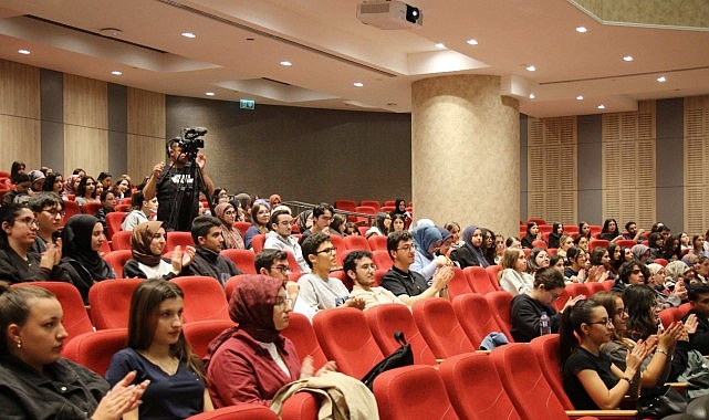 Üsküdar Üniversitesi'nde ilk ders bağımlılıkla mücadele oldu!