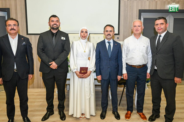 Vali Aktaş, Akide ve Emrah çiftinin nikah şahitliğini yaptı