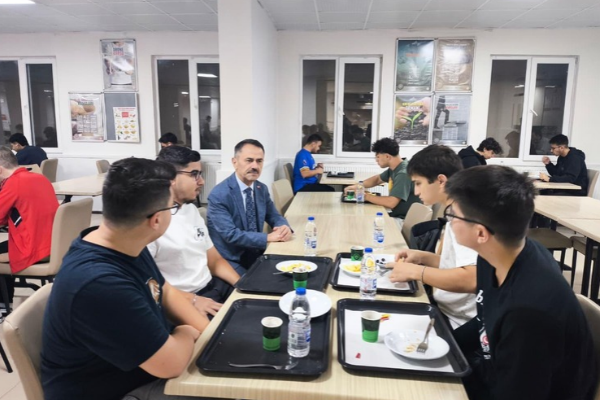 Vali Aktaş, Gazi Süleyman Paşa Erkek Öğrenci Yurdunu ziyaret etti Vali Aktaş, Gazi Süleyman Paşa Erkek Öğrenci Yurdunu ziyaret etti