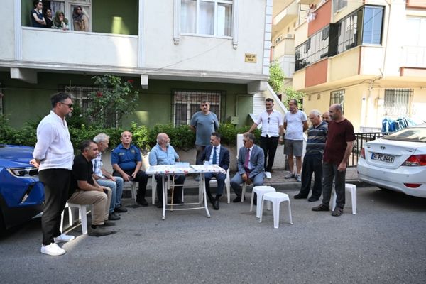 Vali Aktaş’tan Öğretmen Bulut’un ailesine taziye ziyareti Vali Aktaş’tan Öğretmen Bulut’un ailesine taziye ziyareti