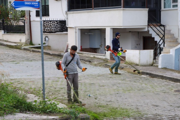 Yalova’da Kazım Karabekir Mahallesi’nde temizlik çalışması yapıldı Yalova’da Kazım Karabekir Mahallesi’nde temizlik çalışması yapıldı