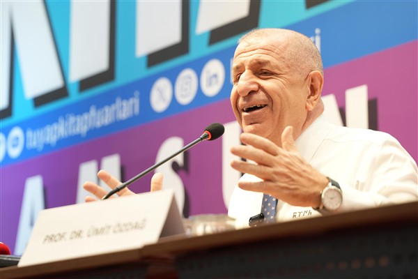 Zafer Partisi Başkanı Özdağ  Manavgat esnafının sorunlarını dinledi
