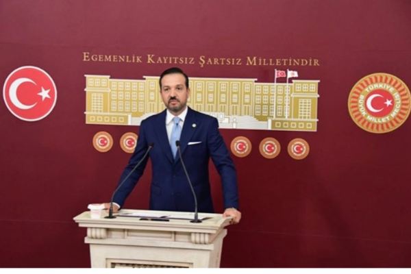 Zorlu: Kurultay Fenomeni eseri Cumhurbaşkanı Erdoğan’a sunuldu Zorlu: Kurultay Fenomeni eseri Cumhurbaşkanı Erdoğan’a sunuldu