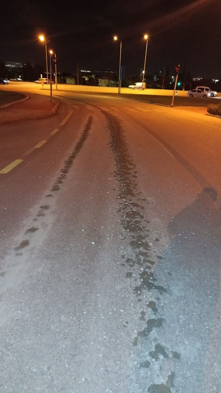 1 kilometre boyunca yola beton döken miksere 191 bin lira ceza kesildi
