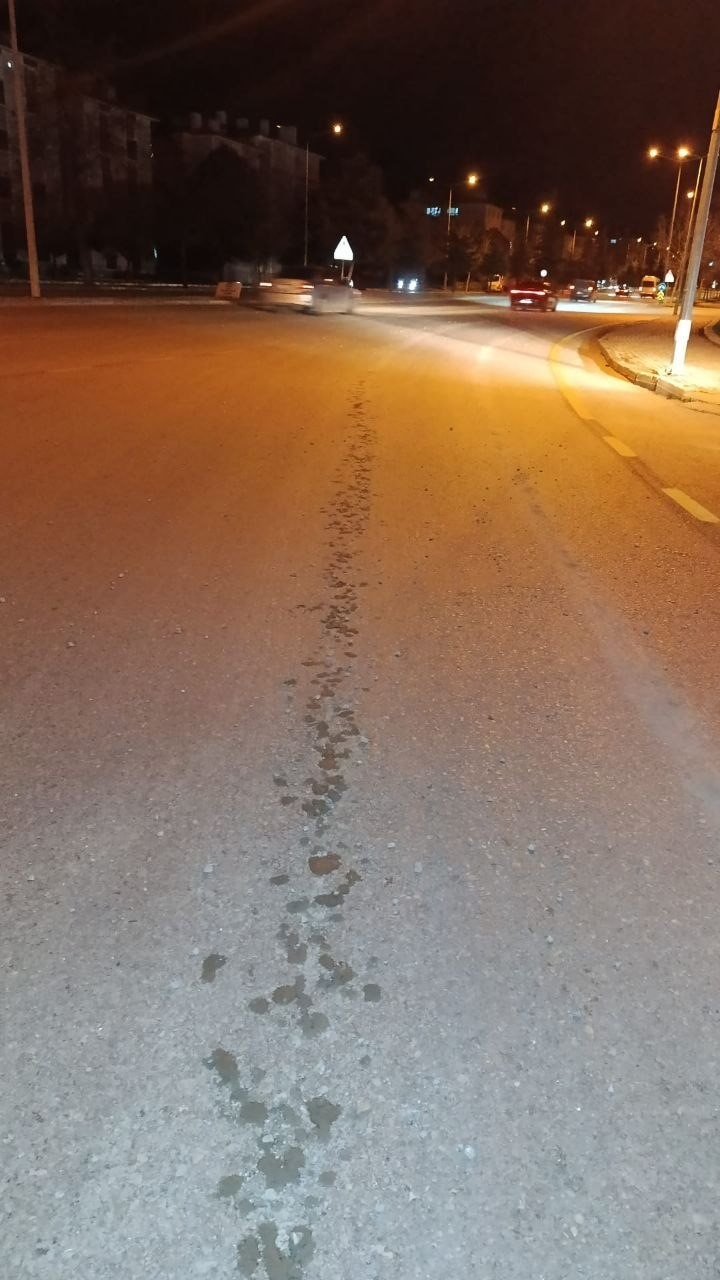 1 kilometre boyunca yola beton döken miksere 191 bin lira ceza kesildi
