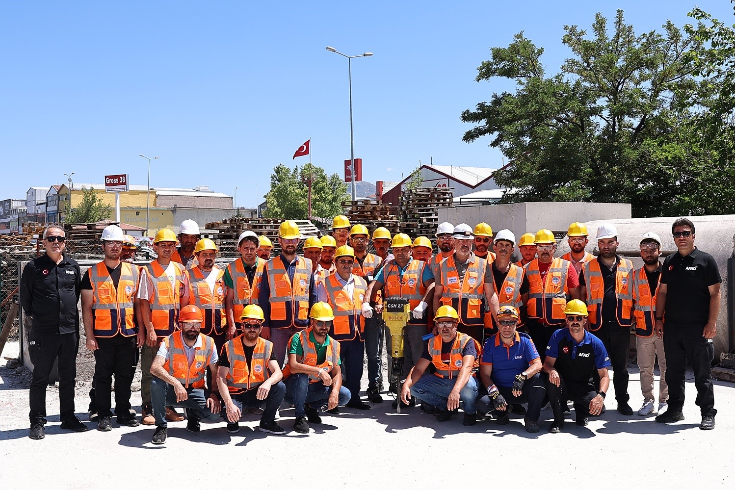 1 yılda 7 bin kişiye afet eğitimi verildi
