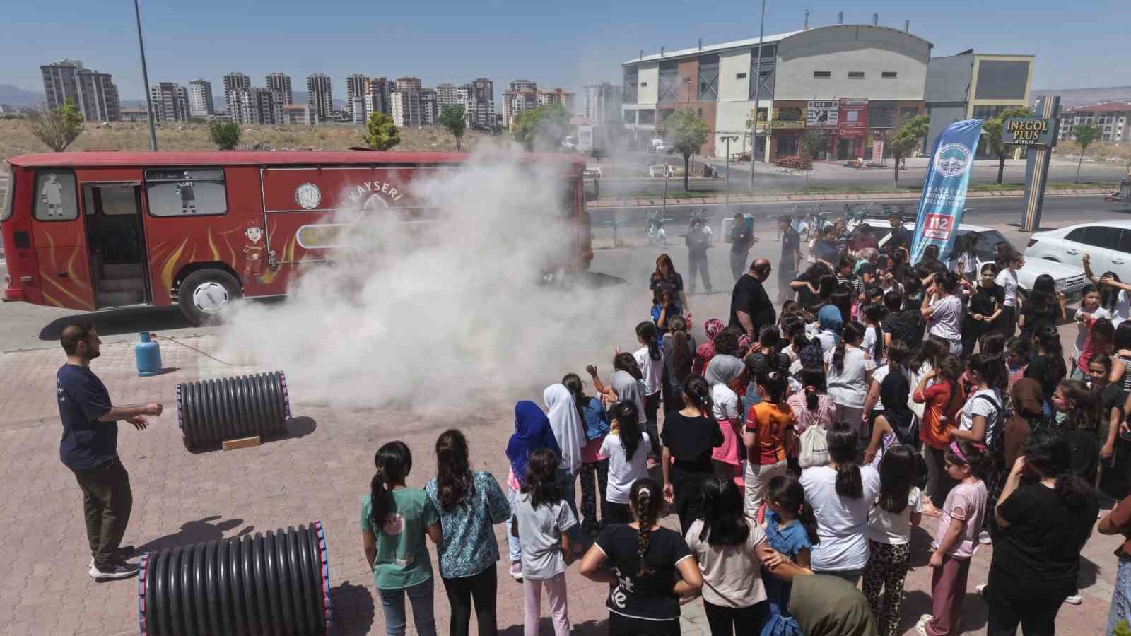 1 yılda 7 bin kişiye afet eğitimi verildi
