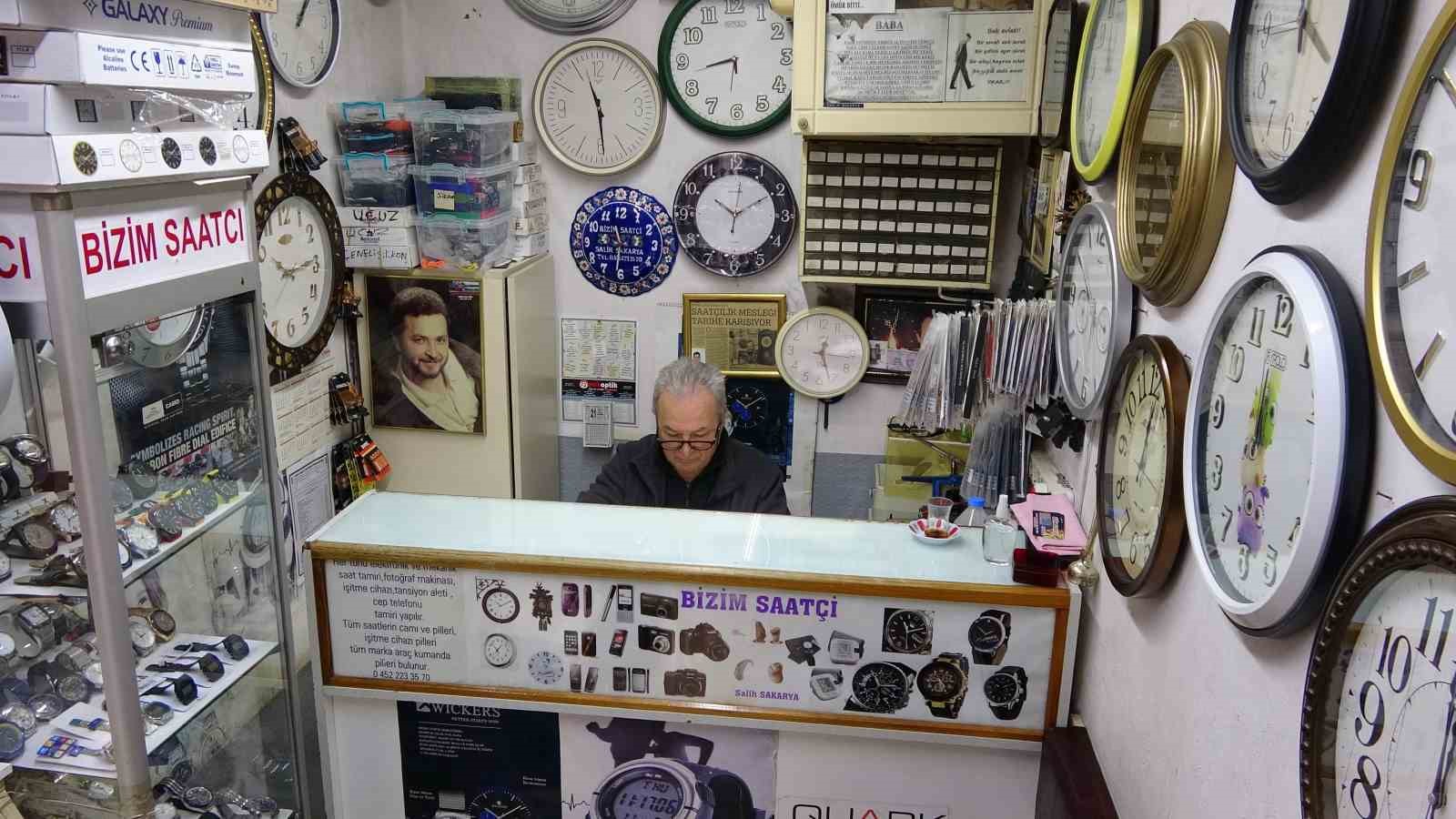 10 metrekare dükkanda 40 yıldır zamana ‘ince ayar’ veriyor
