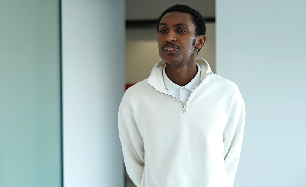 10 saat süren ameliyatla bacak kemiğinden yeniden çene yapıldı
