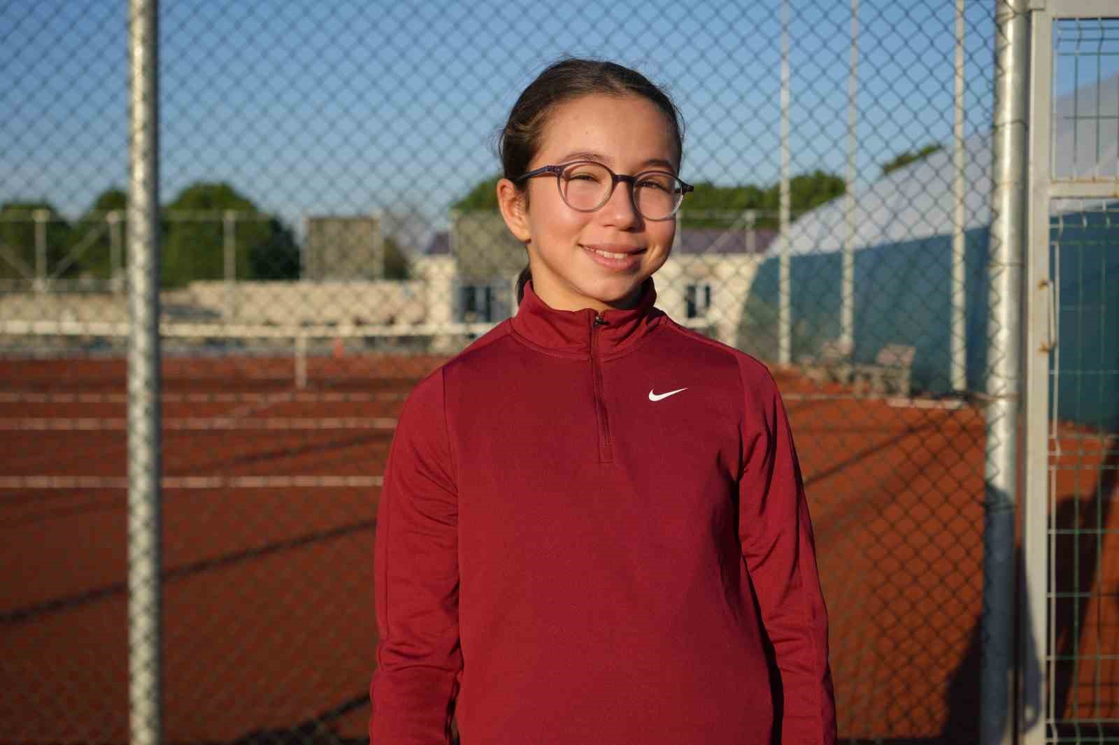 10 yaşında milli takıma seçildi, 16 turnuvada set vermeden şampiyon oldu
