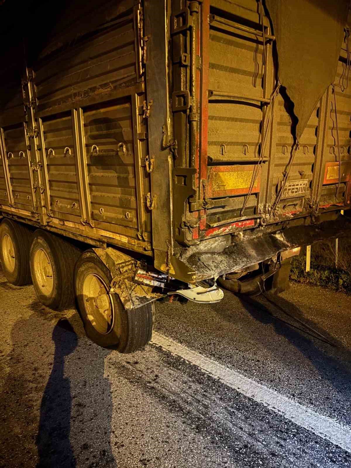 10 yıl hapis cezası bulunan şahıs trafik kazasında hayatını kaybetti
10 yıl hapis cezası bulunan şahıs trafik kazasında hayatını kaybetti