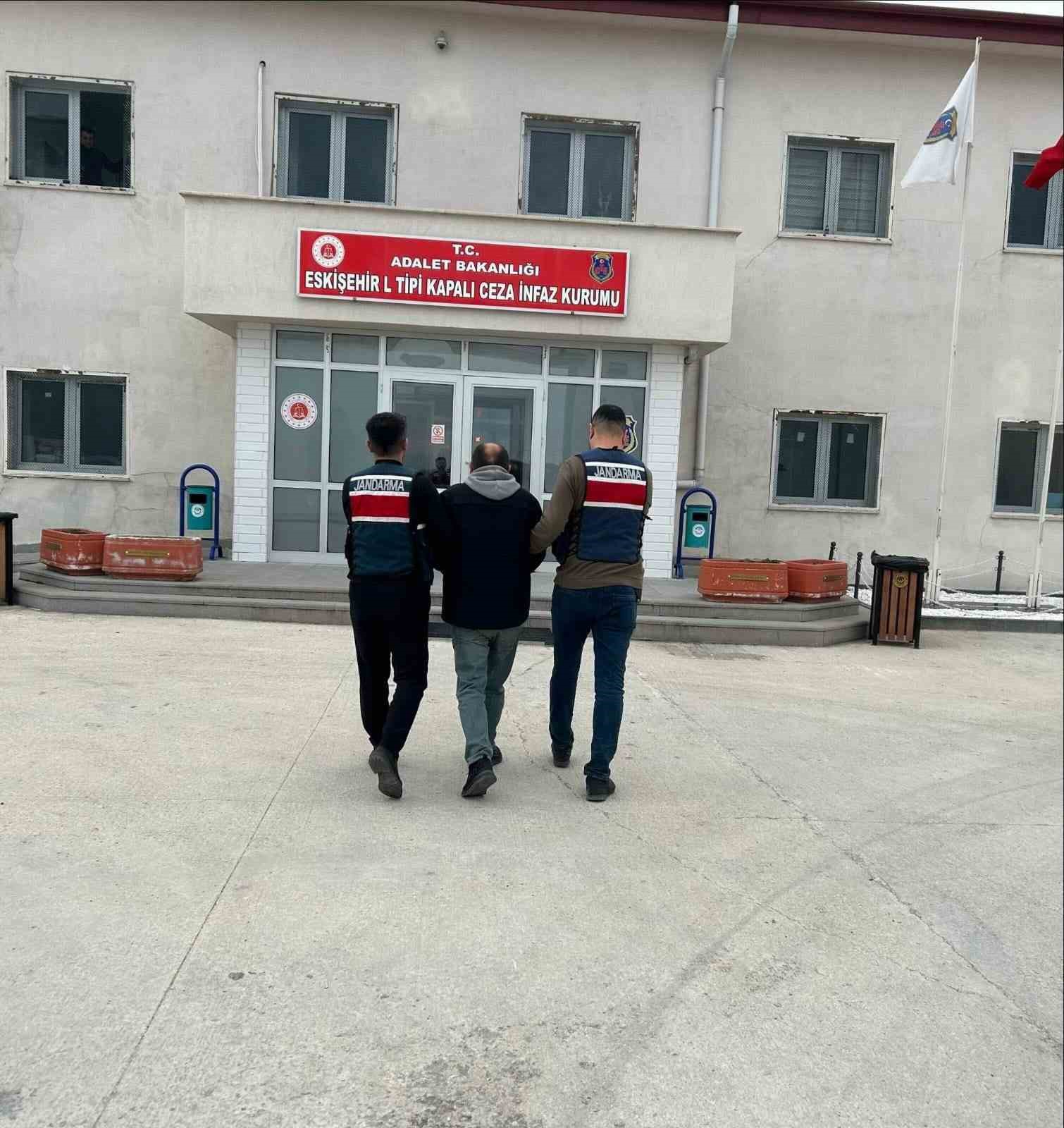 10 yıl kesinleşmiş hapis cezası ile aranan şüpheli yakalandı
