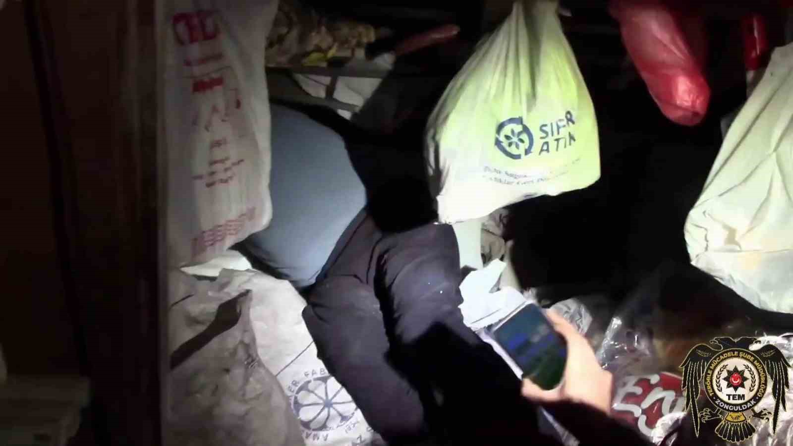 10 yıldır aranan FETÖ üyesi çatı katında yakalandı
